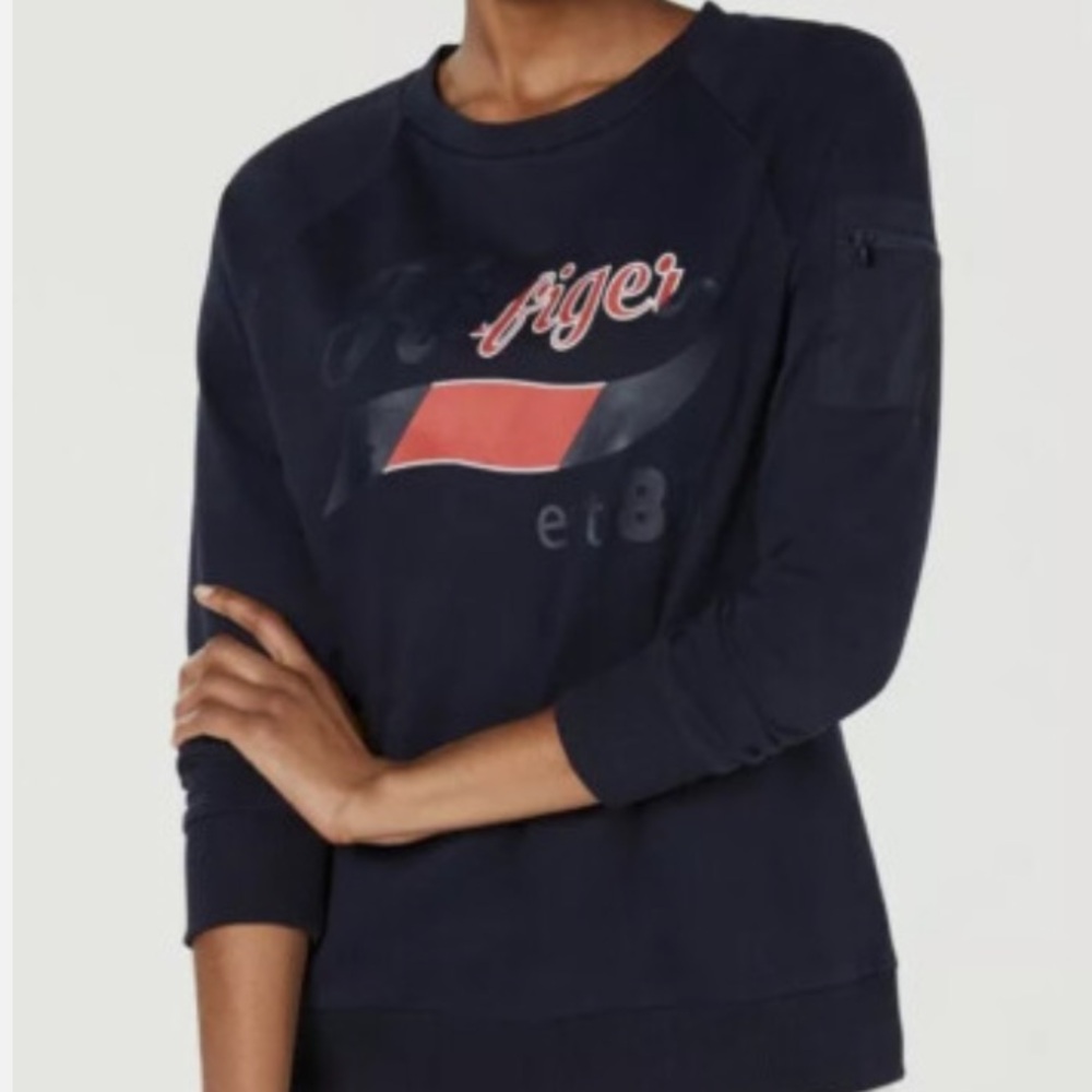 Tommy Hilfiger Women’s Navy Logo Sweatshirt w one zip pocket on sleeve  XXL NWT